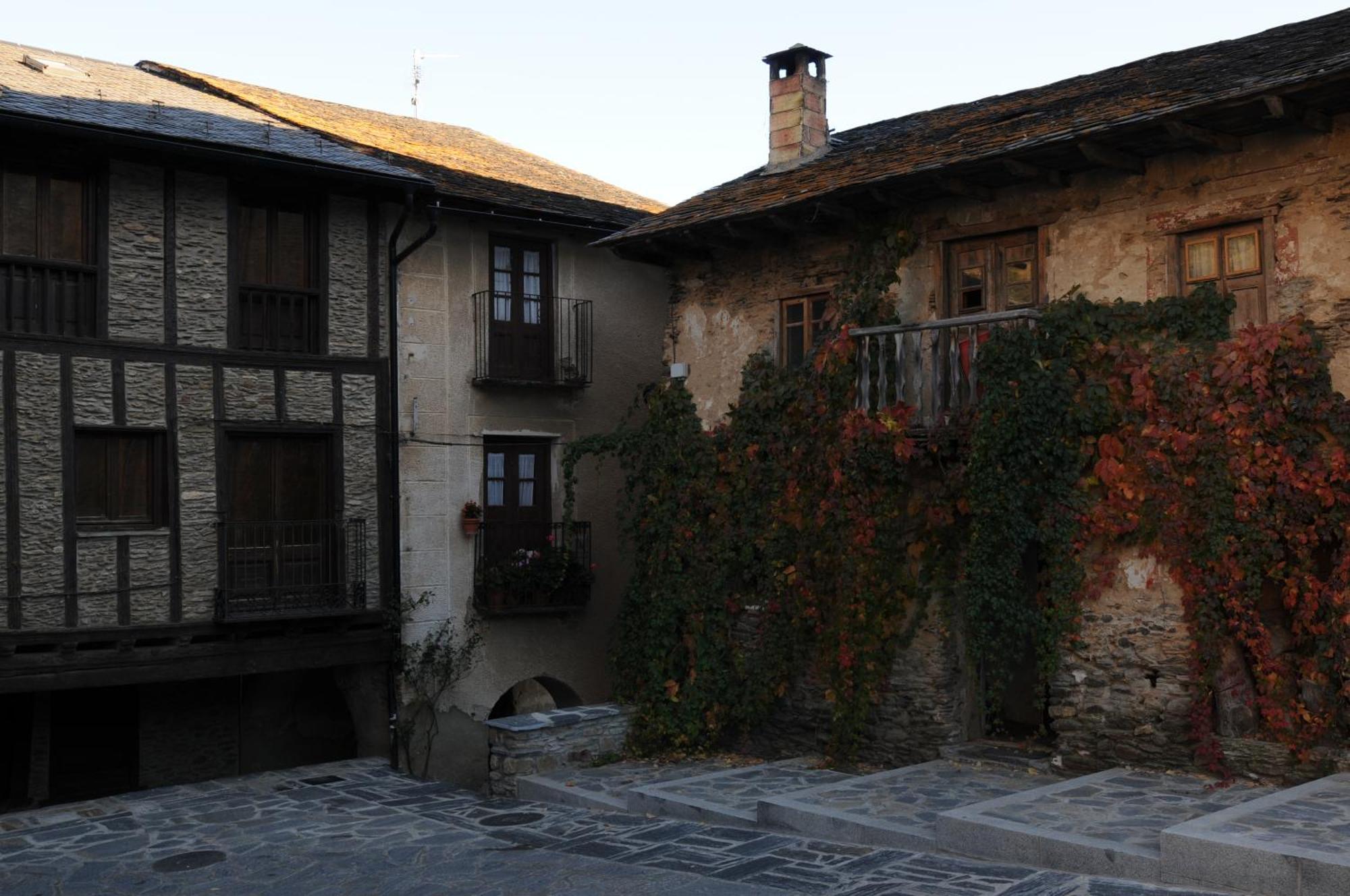 Casa Rural La Comella Tirvia Luaran gambar