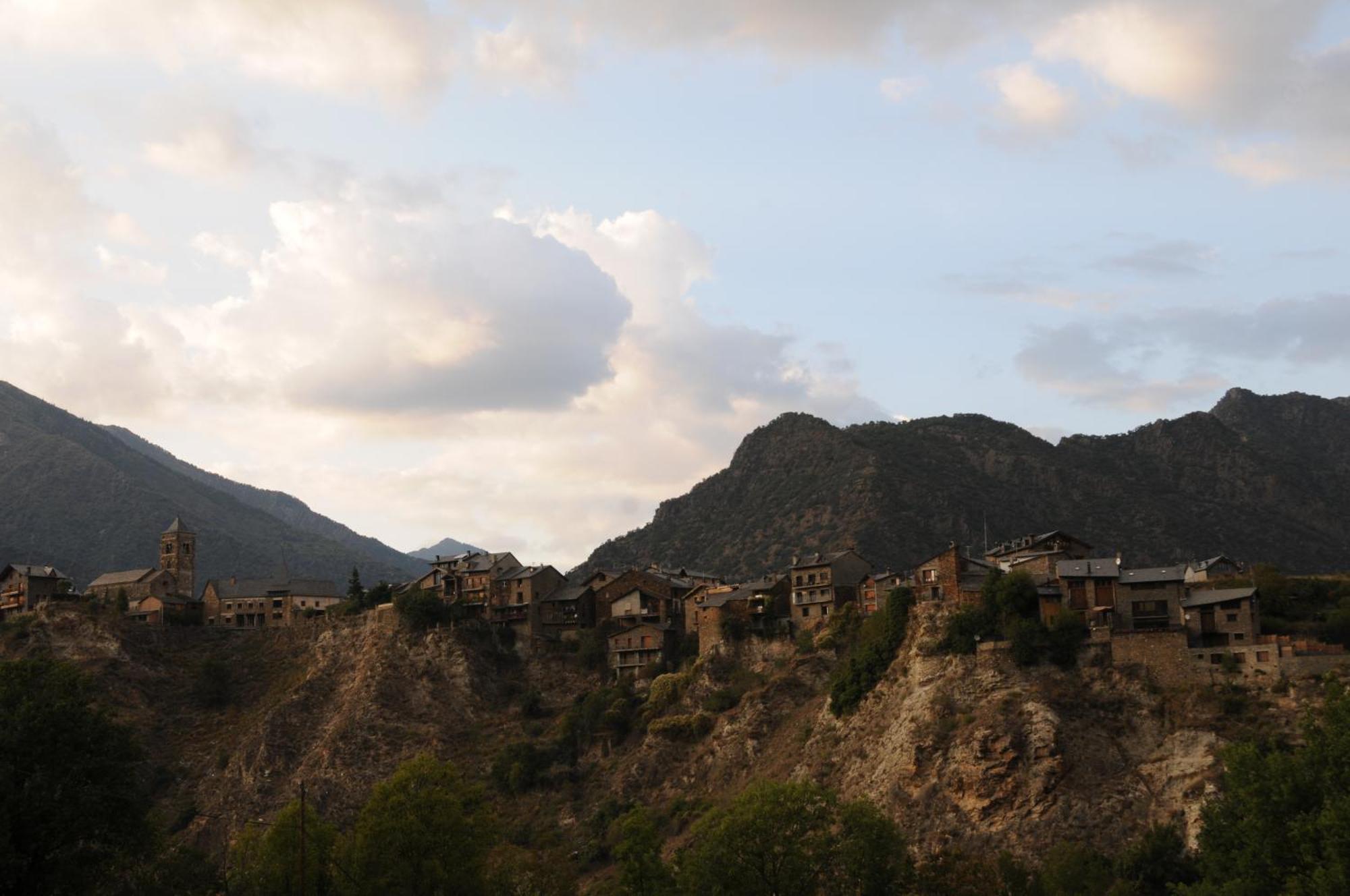Casa Rural La Comella Tirvia Luaran gambar