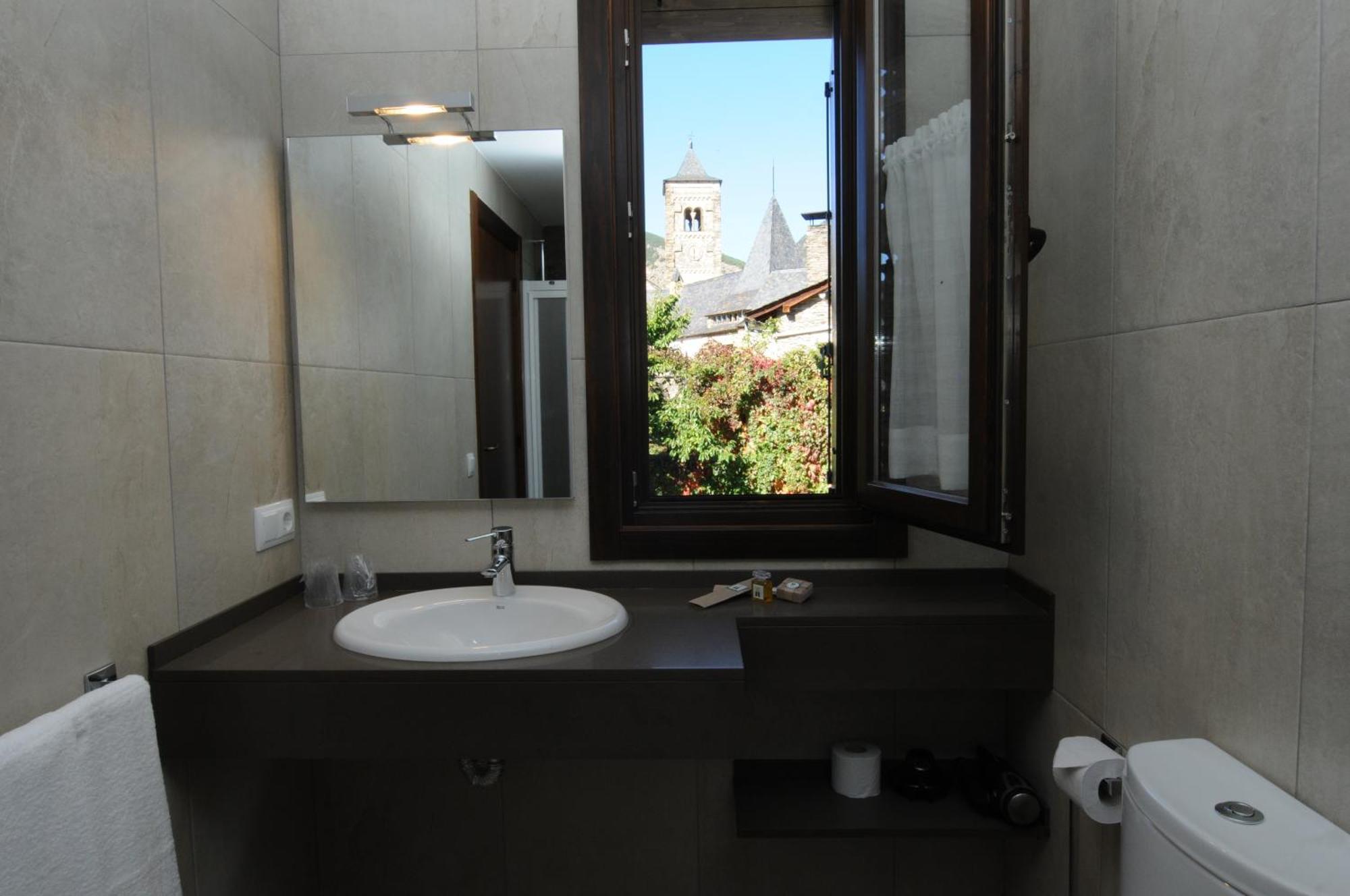 Casa Rural La Comella Tirvia Luaran gambar
